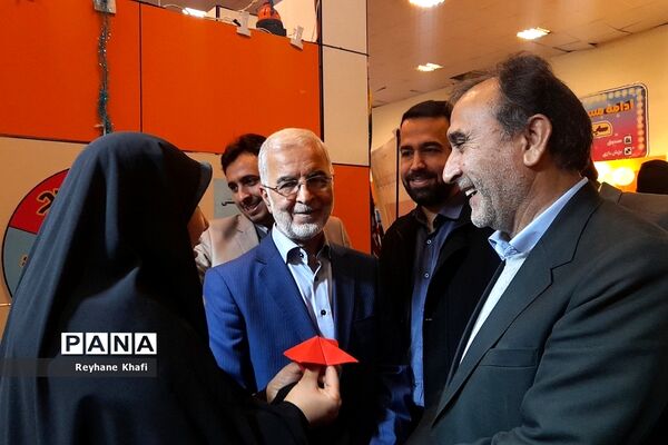 بازدید معاون حقوقی رئیس‌جمهوری از جشنواره کشوری «یاریگران زندگی»