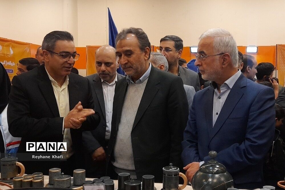 بازدید معاون حقوقی رئیس‌جمهوری از جشنواره کشوری «یاریگران زندگی»