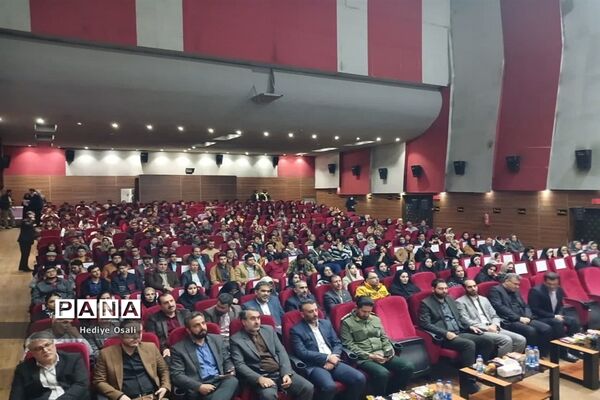 مراسم تجلیل از رتبه‌های برتر کنکور سراسری در اسلامشهر