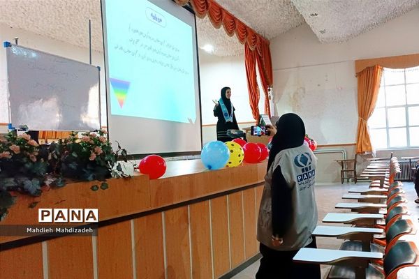 کارگاه آموزش مقدماتی خبرنگاری ویژه دانش‌آموزان ناحیه ۶ مشهد