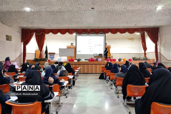 کارگاه آموزش مقدماتی خبرنگاری ویژه دانش‌آموزان ناحیه ۶ مشهد