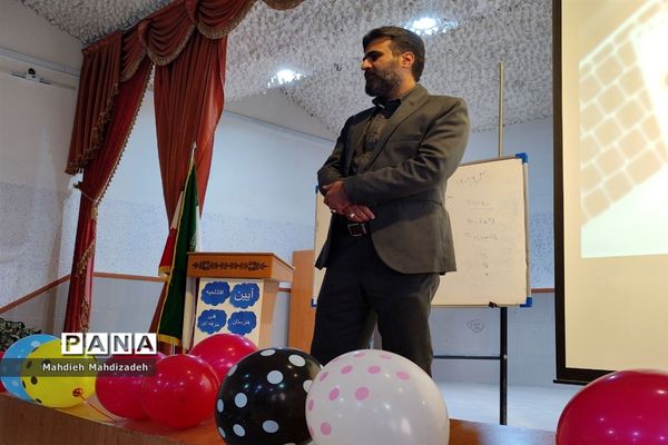 کارگاه آموزش مقدماتی خبرنگاری ویژه دانش‌آموزان ناحیه ۶ مشهد