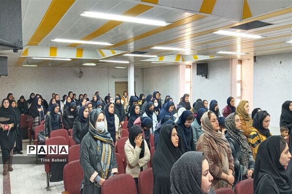 مراسم تقدیر ازمربیان تابستان و دانش‌آموزان فعال در کانون هاجر ساوه