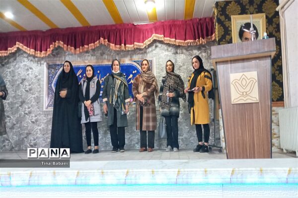 مراسم تقدیر ازمربیان تابستان و دانش‌آموزان فعال در کانون هاجر ساوه