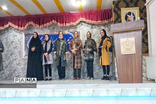 مراسم تقدیر ازمربیان تابستان و دانش‌آموزان فعال در کانون هاجر ساوه