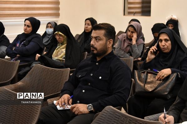 جلسه بررسی برنامه فراگیر پرورشی و سامانه نورینو در شهرستان پردیس