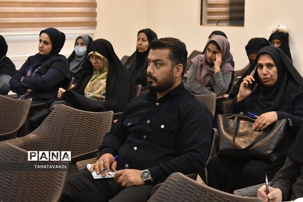 جلسه بررسی برنامه فراگیر پرورشی و سامانه نورینو در شهرستان پردیس
