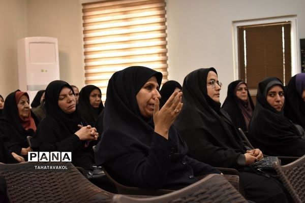 جلسه بررسی برنامه فراگیر پرورشی و سامانه نورینو در شهرستان پردیس