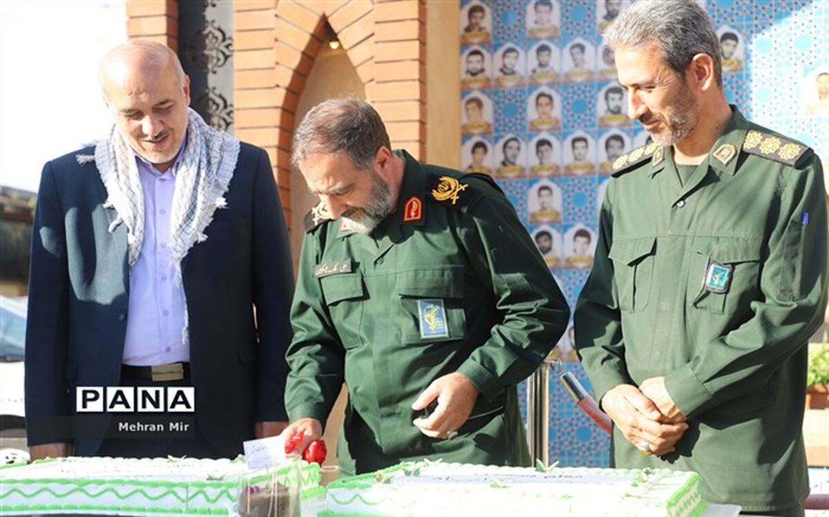 جشن آغاز هفته بسیج در اداره کل آموزش و پرورش استان برگزار شد