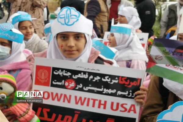 پویش خودجوش دانش‌آموزان دبستان صدیقه ملارد در حمایت از کودکان غزه با فریاد عروسک‌ها