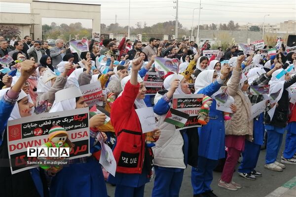 پویش خودجوش دانش‌آموزان دبستان صدیقه ملارد در حمایت از کودکان غزه با فریاد عروسک‌ها