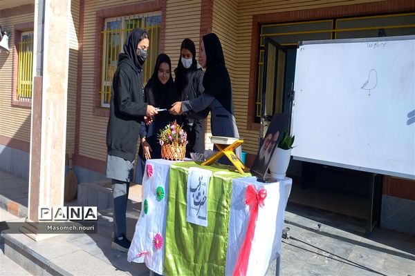 جشن میلاد حضرت زینب(س) در آموزشگاه حضرت مریم(س) شهرستان بام و صفی آباد