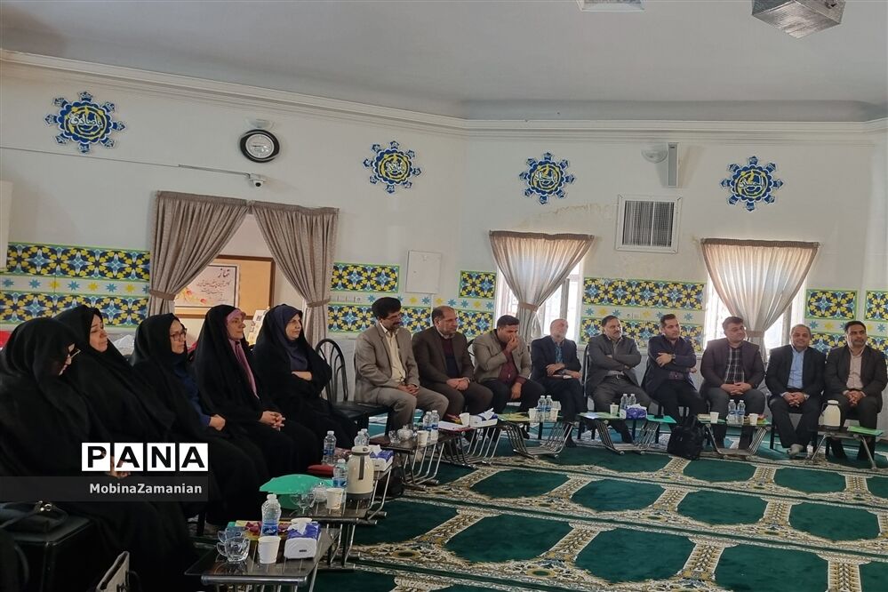 جلسه مدیران قطب دو آموزش و پرورش ناحیه شش مشهد