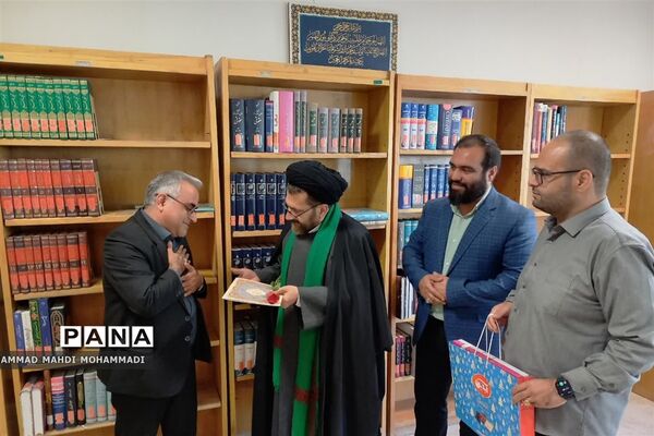 بازدید مسئولین منطقه‌ فشافویه از کتابخانه‌های عمومی فشافویه