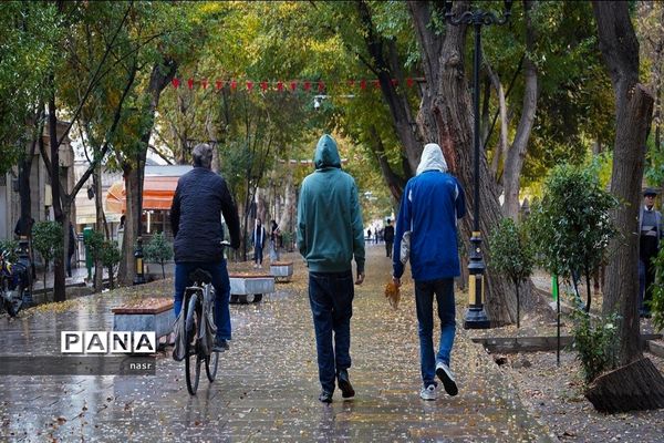 طراوت باران در اصفهان پاییزی