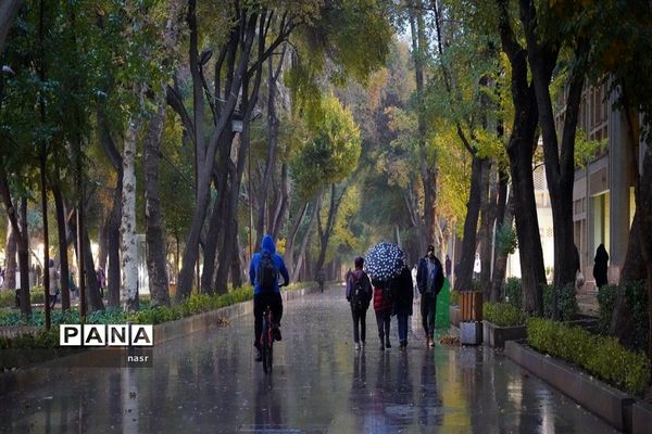 طراوت باران در اصفهان پاییزی