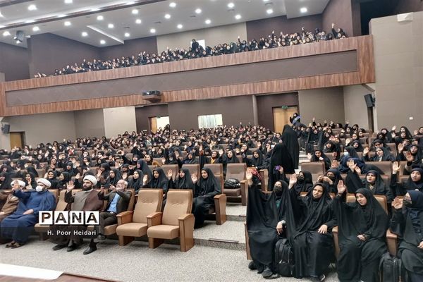 همایش «نوجهان» آغاز فعالیت شوراهای دانش‌آموزی در قم