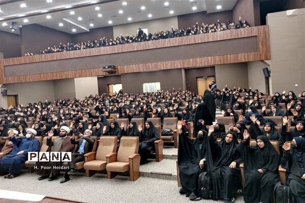 همایش «نوجهان» آغاز فعالیت شوراهای دانش‌آموزی در قم