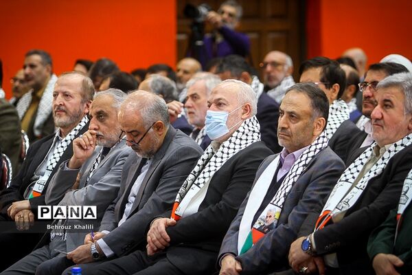 نشست سراسری ۳۰ هزار نفری جبهه علمی و فرهنگی بسیج اساتید کشور