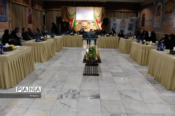 برگزاری جلسه مشترک در دبیرستان شاهد حجاب منطقه ۱۳