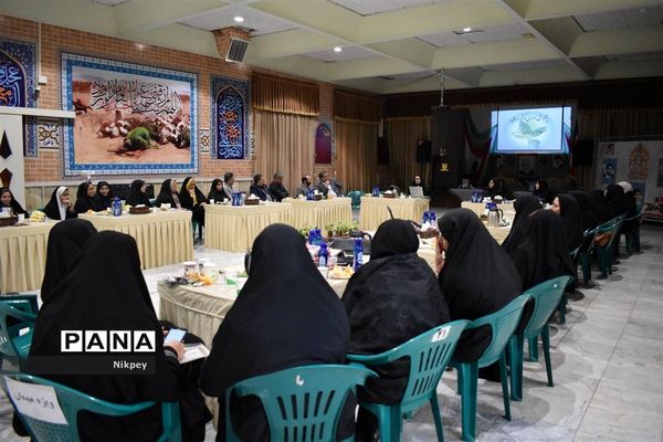 برگزاری جلسه مشترک در دبیرستان شاهد حجاب منطقه ۱۳
