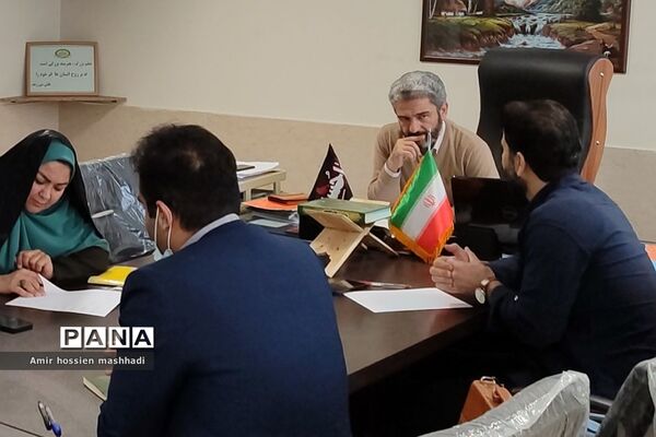 بازدید و ارزیابی کارشناسان آموزش و پرورش رودهن از دبیرستان ابن‌سینا رودهن