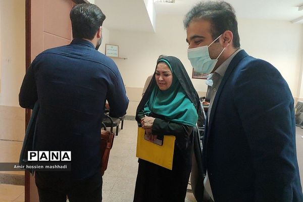 بازدید و ارزیابی کارشناسان آموزش و پرورش رودهن از دبیرستان ابن‌سینا رودهن