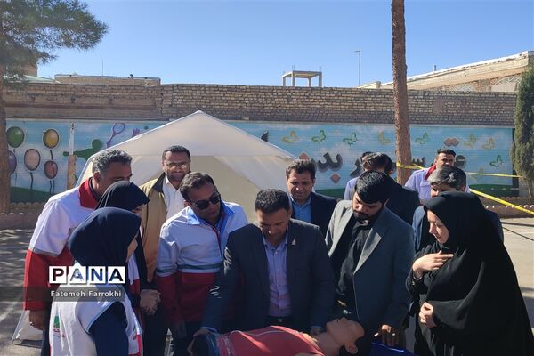 افتتاحیه طرح دادرس در مدارس شهرستان آباده