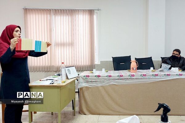 سومین کارگاه آموزش درس ریاضی پایه ششم در آموزش و پرورش رودهن