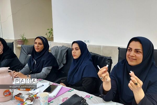 سومین کارگاه آموزش درس ریاضی پایه ششم در آموزش و پرورش رودهن
