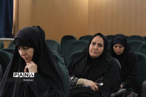 نشست مسائل آسیب‌های اجتماعی در اداره آموزش و پرورش شهر جوادآباد