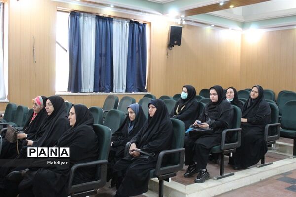 نشست مسائل آسیب‌های اجتماعی در اداره آموزش و پرورش شهر جوادآباد