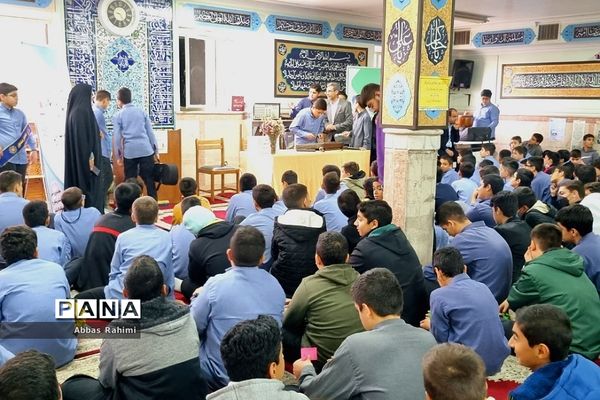 انتخابات وهمایش همیار مشاور در دبیرستان پسرانه  هیات امنایی نور در پاکدشت