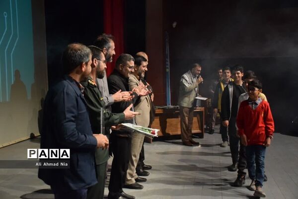 تقدیر از برگزیدگان پنجمین رویداد تولید محتوای دیجیتال بسیج در قم