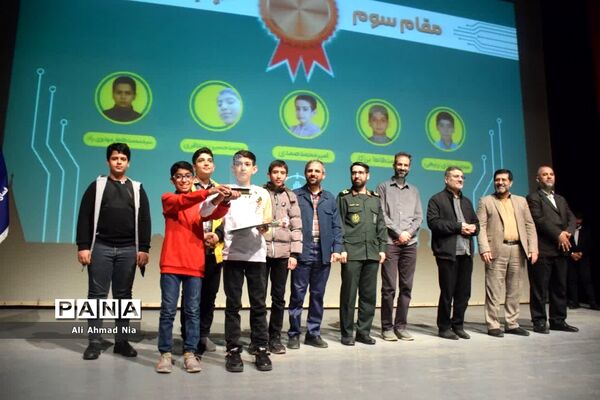 تقدیر از برگزیدگان پنجمین رویداد تولید محتوای دیجیتال بسیج در قم