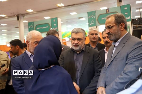 بازدید مشاور عالی رئیس ستادکل نیروهای مسلح از نمایشگاه یاریگران زندگی
