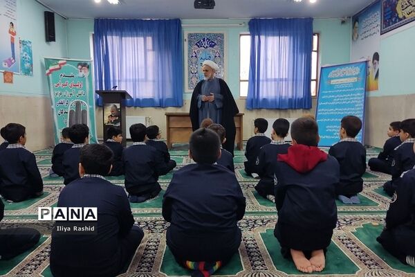 برگزاری مسابقات قرآن و عترت و نماز در مدرسه شاهد خاتم الانبیا شهرستان قرچک