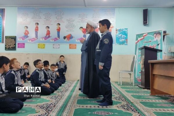برگزاری مسابقات قرآن و عترت و نماز در مدرسه شاهد خاتم الانبیا شهرستان قرچک