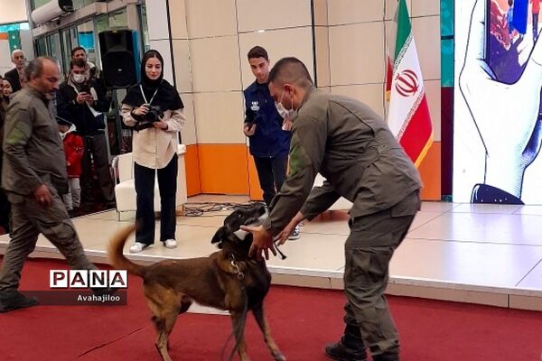 بازدید دانش‌آموزان ناحیه دو ری از نمایشگاه یاریگران زندگی