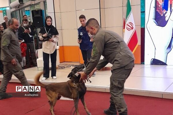 بازدید دانش‌آموزان ناحیه دو ری از نمایشگاه یاریگران زندگی