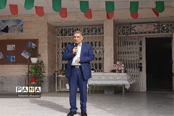 مراسم هفته کتاب و کتابخوانی ناحیه۶ در دبیرستان غیابی
