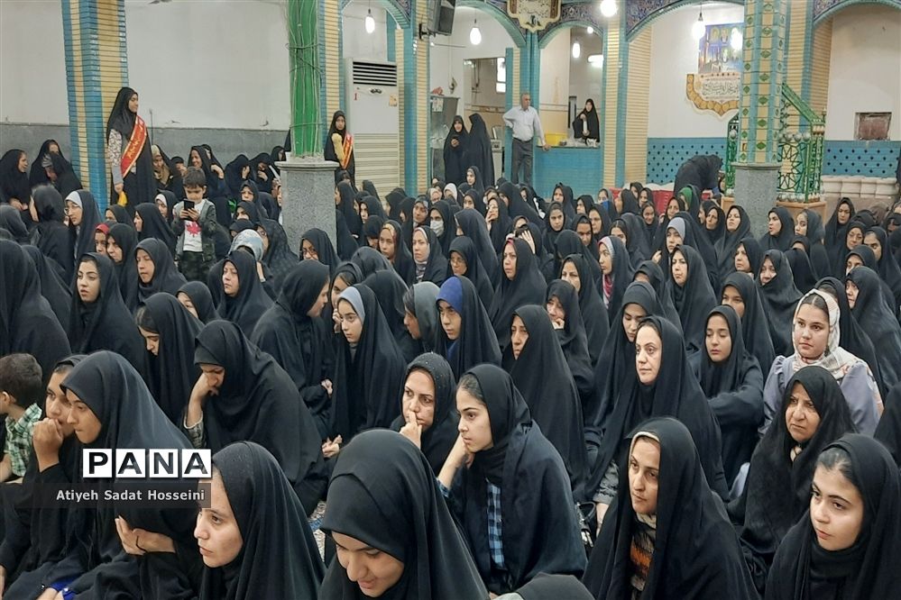 اجتماع بزرگ دانش‌آموزان مسافر سرزمین نور