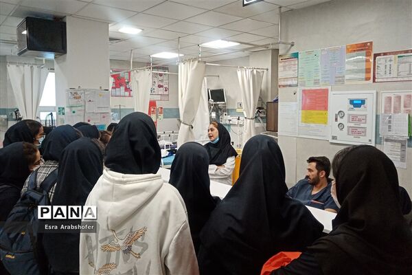 بازدید علمی دانش‌آموزان دبیرستان دخترانه علوی ناحیه 3  از بیمارستان امتیاز