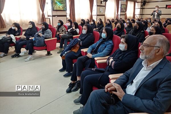 بازدید علمی دانش‌آموزان دبیرستان دخترانه علوی ناحیه 3  از بیمارستان امتیاز