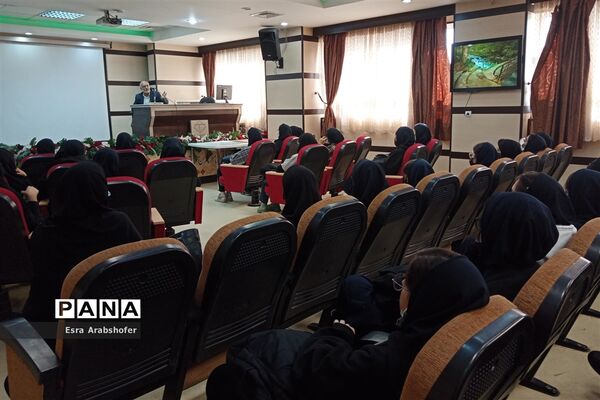 بازدید علمی دانش‌آموزان دبیرستان دخترانه علوی ناحیه 3  از بیمارستان امتیاز