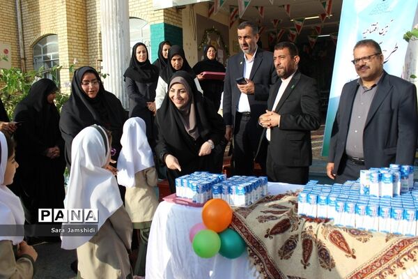 طرح توزیع شیر رایگان در مدارس استان بوشهر