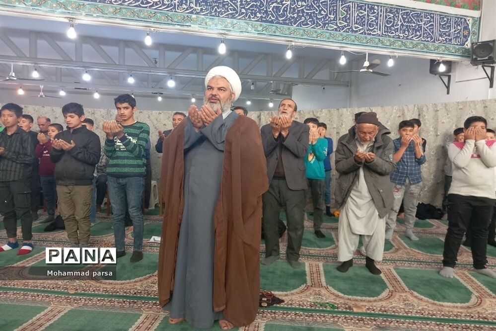 برگزاری نماز جماعت دانش‌آموزان مدرسه شهید طباطبایی جوادآباد با طعم توانمندی فرهنگی و معنوی