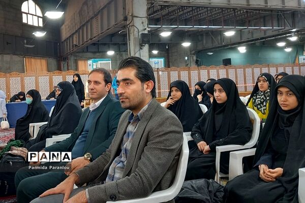 اعزام دانش‌آموزان دختر شهرستان ‌بهارستان به اردوی معنوی راهیان‌نور