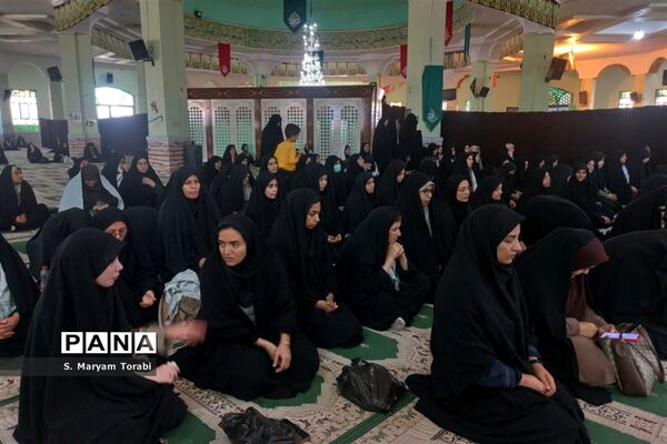 حضور دسته‌جمعی نومعلمان فارس در محضر اساتید ایثار و شهادت