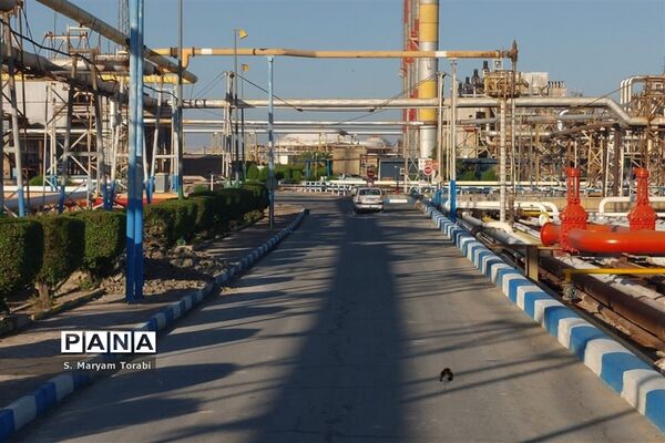 اردوی راهیان پیشرفت و بازدید نومعلمان استان فارس از شرکت پالایش نفت آبادان
